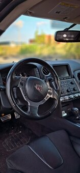 Nissan GTR - 16