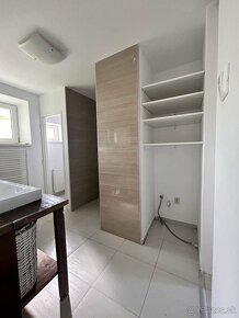 Sliač – príjemný rodinný dom so záhradou, pozemok 662 m2 - 16