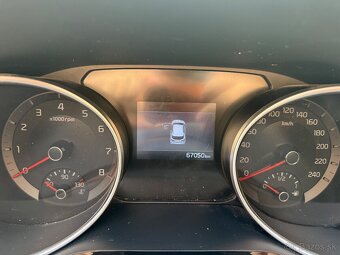 Kia ceed sw gold - 16