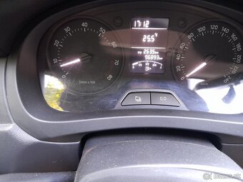 ŠKODA RAPID 1.2 TSI 63KW,2015,96.800KM,NEZ. TOPENÍ,TAŽNÉ - 16