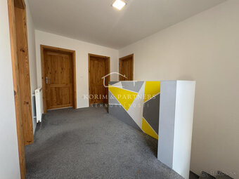 REZERVOVANÉ - Originálny rodinný dom na Leteckom poli,  Komá - 16