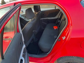 Predám Toyota Yaris 1,0 benzin - 16