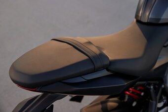 Predám Triumph Daytona 660 - 16