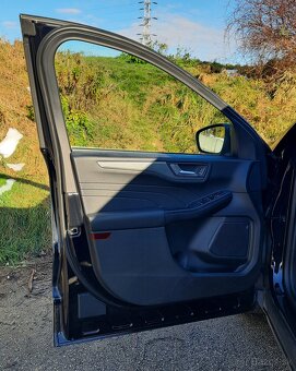 Predám  Ford Kuga 2.5 Duratec HEV 190k Titanium eCVT - 16