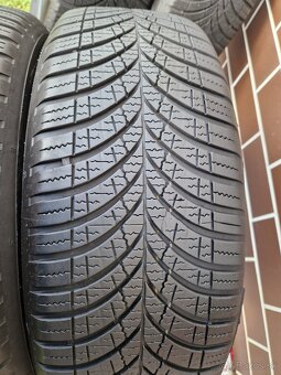 215/60-R17 Goodyear VECTOR 4SEASONS - 16