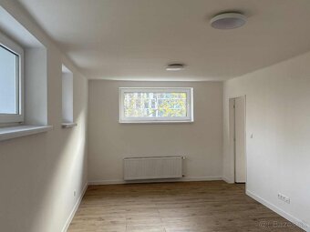 Priestranný 2-izb. byt na prenájom Staré Mesto - 16