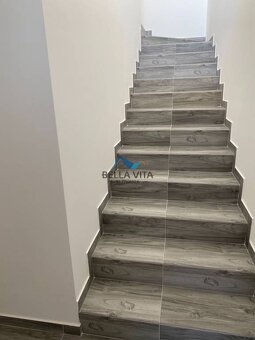 Moderný 3-izbový byt s terasou a parkovaním v Galante - 16