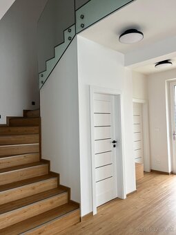 Luxusná vila (200 m2) na prenájom - 16