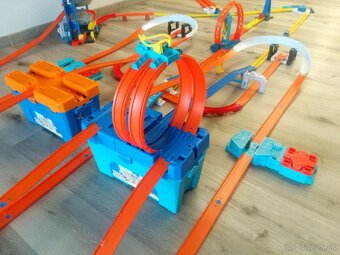 HOT WHEELS - 16
