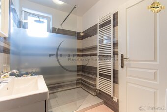 NA PREDAJ pekný, štýlový 3-izbový rodinný dom v Lábe - 16