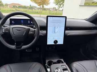 Predám Ford Mustang Mach-E 75,7kWh AWD STD - 16