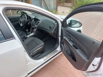 Predám Chevrolet Cruze r.v. 2011, 1.6i, 91kW, 115 xxx km - 16