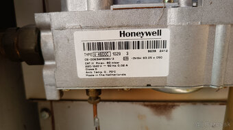 Plynový liatinový kotol, čerpadlo, expanzná tlaková nádoba - 16