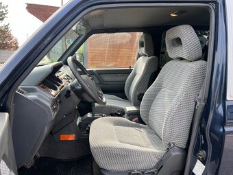 Mitsubishi Pajero 3.5 GLS A/T AB A/C LED - 16