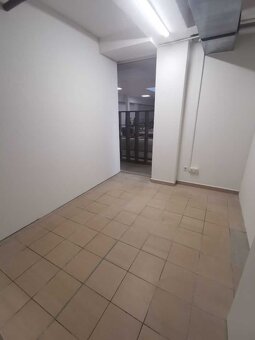 Prenájom kancelárskych priestorov v OD Prior v širšom centre - 16