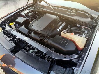 Dodge Challenger 5.7 HEMI V8 - 16