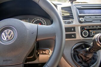 Volkswagen T5 Caravelle /AJ NA SPLATKY/ - 16