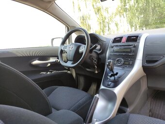 Toyota Auris 1.6 VVt-i, 97 kW, 6 stupňový automat - 6MM - 16