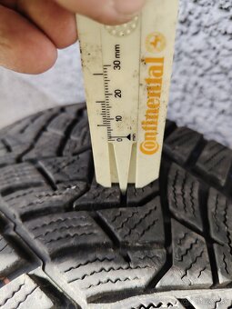 Predám Pneu Dunlop 205/60R16 Zimné - 16