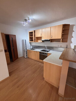 SENEC - NA PREDAJ 2 izbový byt s vlastným parkovaním, pri St - 16