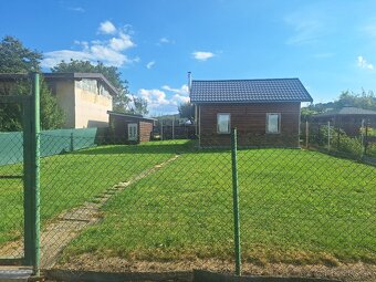 Zahrada s chatkou - 16