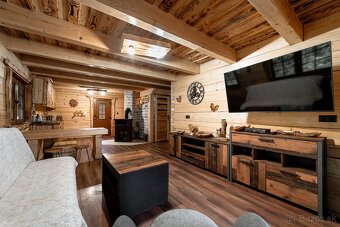 Na predaj nádherná a priestranná drevenica Valkov - Domaša - 16