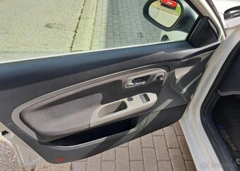 Seat Ibiza 1,2 i benzín manuál 51 kw - 16