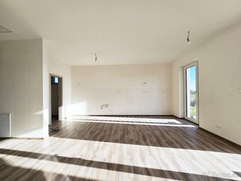 Moderný 4i RD Nerušený výhľad + Krytá terasa, 635m², Cestice - 16