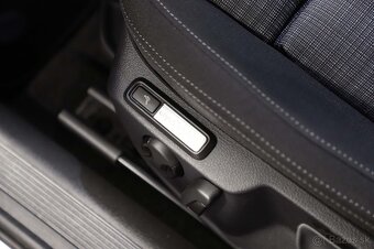 Volkswagen Passat B8 Variant 2.0 TDI 147kW DSG automat - 16