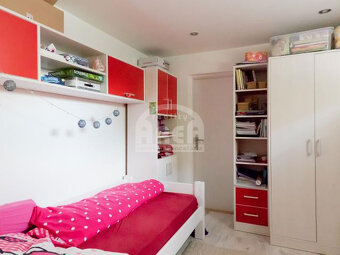 Komerčná budova s 2-izbovým bytom vo Vranove nad Topľou - 16