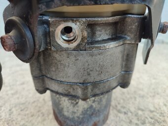 Mazda Servo čerpadlo posilňovača riadenia Koyo PA66-GF20 - 16