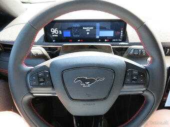 Ford Mustang Mach-E 75,7kWh Premium AWD 269PS - DPH - 16