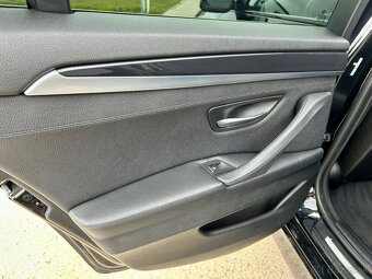 BMW rad 5 Touring 525d xDrive A/T - 16