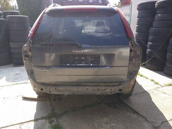 Rozpredam volvo xc90 136kw d5 rok 2006 - 16