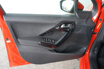 25- PEUGEOT 208, 2019, benzín, 1.2i Signature, 61 kW - 16