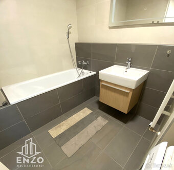 Prenájom 2 izbový byt SKYPARK s parkovaním - 16