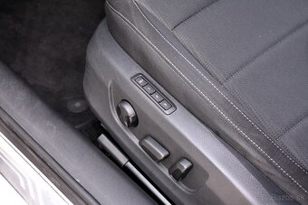 Škoda Superb 2.0 TDI DSG NAVI_KAMERA_VYHREVY SR 2019 DPH - 16