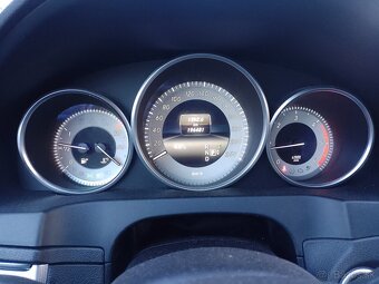 Predám Mercedes E250 Cabrio model w212 ročník 2014 - 16
