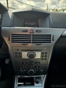 Opel Astra 1.3 CDTI Elegance
 - 16