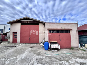 Ponúkame Vám na predaj rodinný dom s veľkým pozemkom v meste - 16