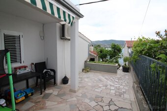 Chorvátsko krásny dom s 2 apartmánmi 2 rád od mora - 16