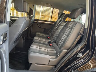 Volkswagen Touran 2.0 TDI MATCH - 16