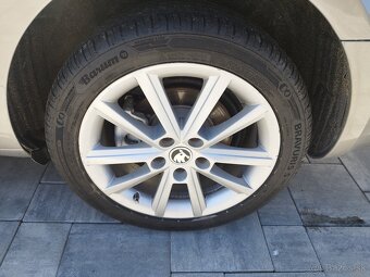 Škoda Superb Combi 2.0 TDI CR 140k Elegance, r.v.: 5/2011 - 16