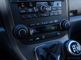 Honda CR-V 2.2 i-DTEC, 110kW, TOP STAV, GARÁŽOVANÉ - 16