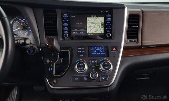 2018 TOYOTA SIENNA LIMITED AWD - 16