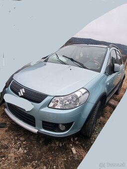 Suzuki SX4 kufrové dvere - 16