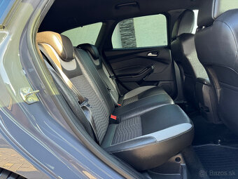 Ford Focus Kombi 2.0 ST Edition Swiss 250PS - 16