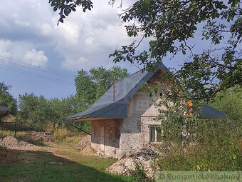 VÝRAZNE ZNÍŽENÁ CENA - Gazdovský dvor v príjemnom prostred - 16