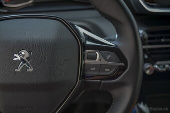 Peugeot 208 1.2 PureTech 55 kW 2023  38 500 km - 16