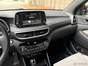 HYUNDAI TUCSON 1.6 CRDI PREMIUM A/T / 1.MAJITEĽ / SK AUTO - 16